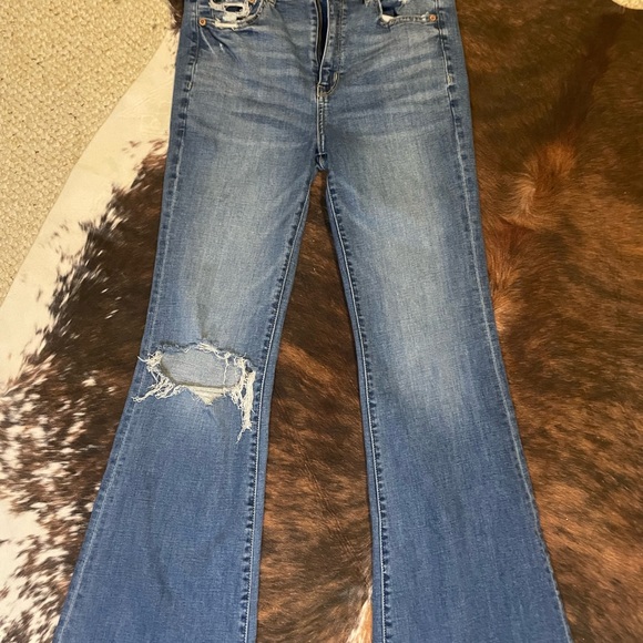 American Eagle High Rise Distressed Jeans- Size 8 - Picture 2 of 8